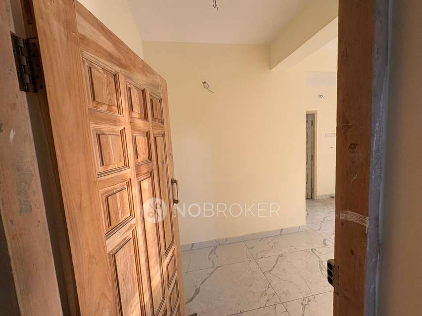 2 BHK Flat In Sri Choolaimedu, Periyar Pathai For Sale  In Choolaimedu