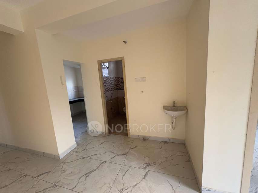 2 BHK Flat In Sri Choolaimedu, Periyar Pathai For Sale  In Choolaimedu