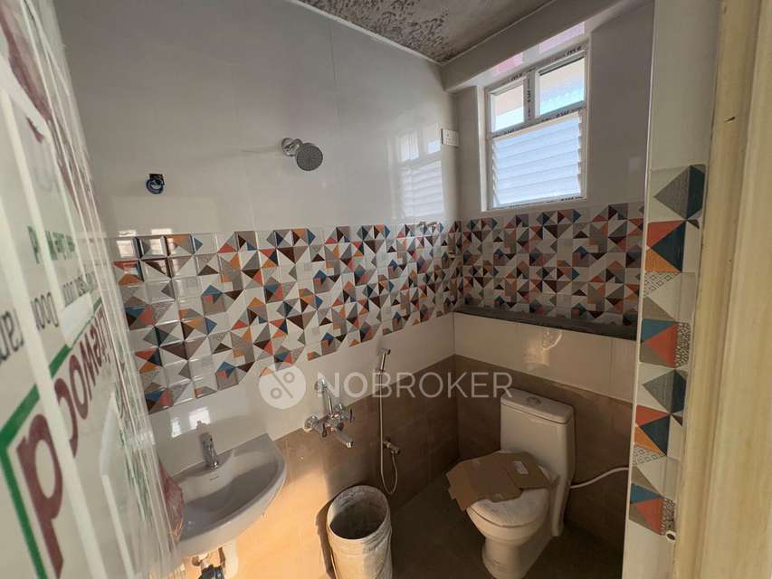 2 BHK Flat In Sri Choolaimedu, Periyar Pathai For Sale  In Choolaimedu