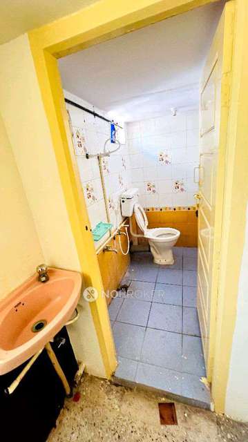 4+ BHK Flat In Standalone Building  For Sale  In Yelahanka