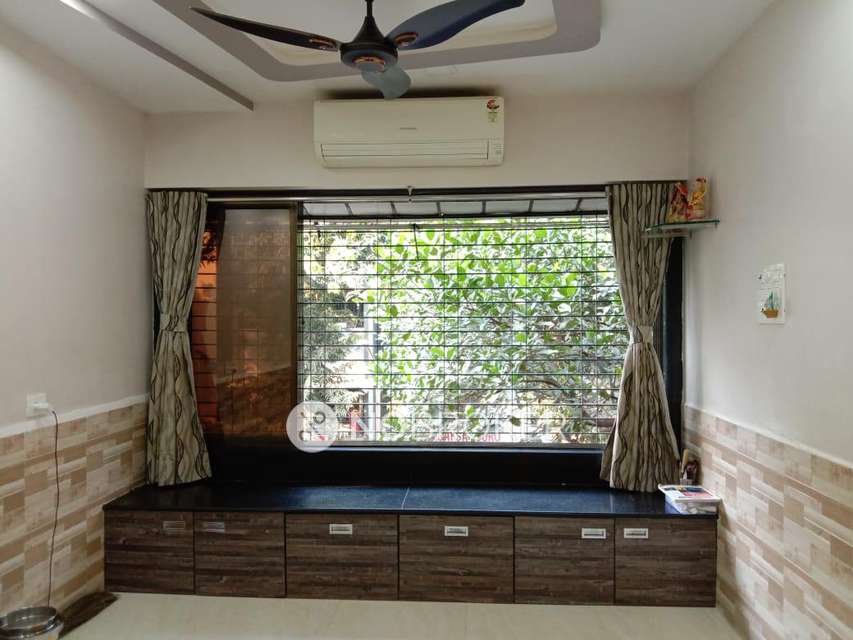 1 BHK Flat In Om Shree Sadguru Nagar Co-operative Housing Society Limited For Sale  In Borivali East