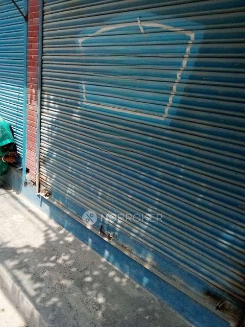 Shop in Burari , Delhi for Rent