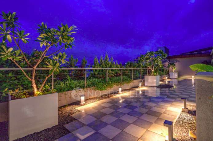 4 BHK Flat In Tej Ameet For Sale  In Model Colony