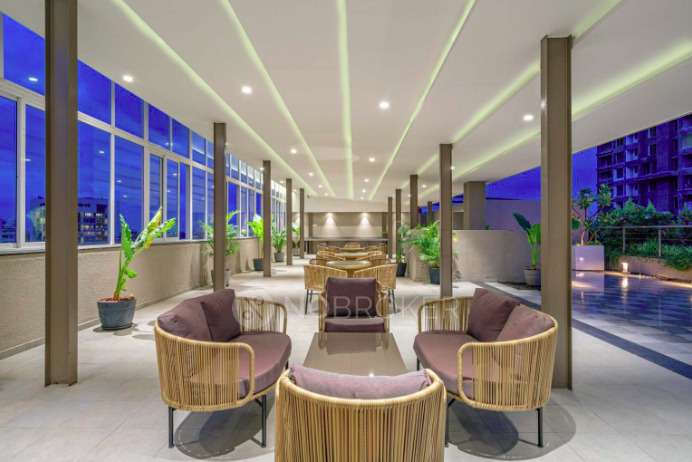 4 BHK Flat In Tej Ameet For Sale  In Model Colony