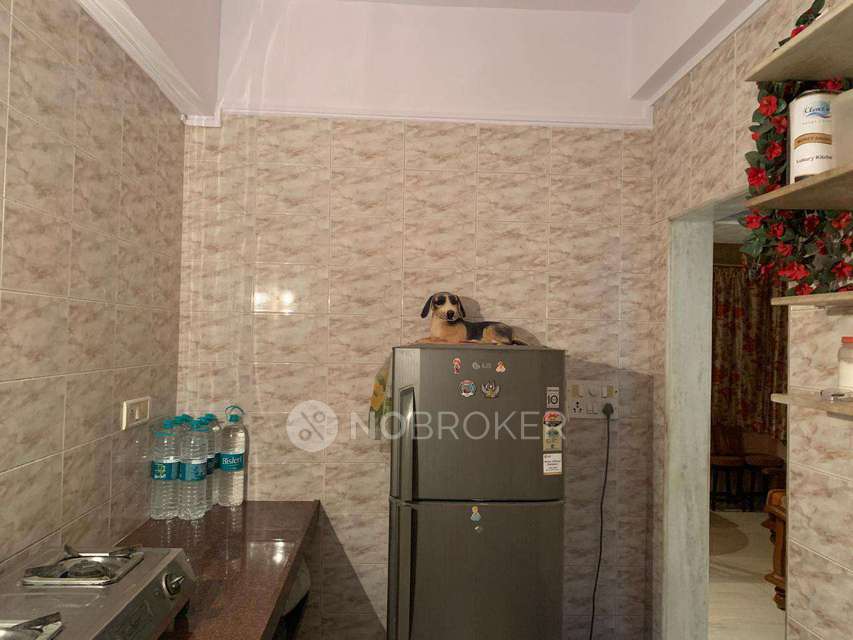 1 BHK Flat In Reputed Embassy Apartment, Andheri West For Sale  In Embassy Apartment