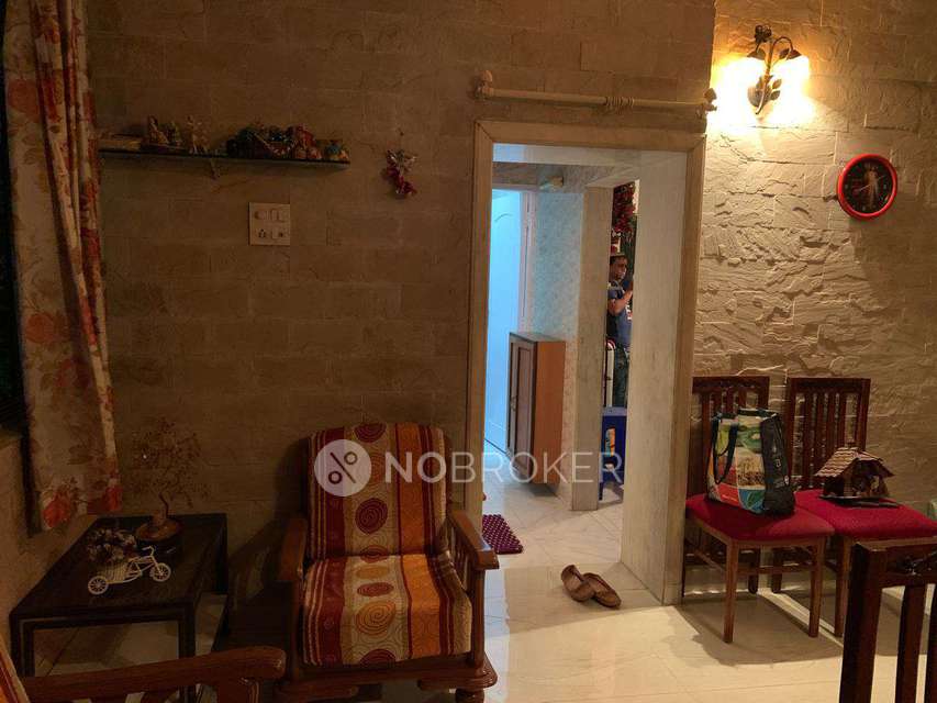 1 BHK Flat In Reputed Embassy Apartment, Andheri West For Sale  In Embassy Apartment