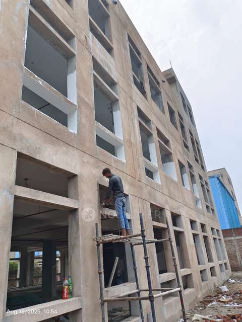 Industrial Building in Surajpur Site V, Greater Noida for Rent 