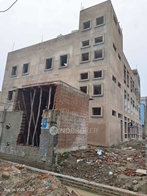 Industrial Building in Surajpur Site V, Greater Noida for Rent 
