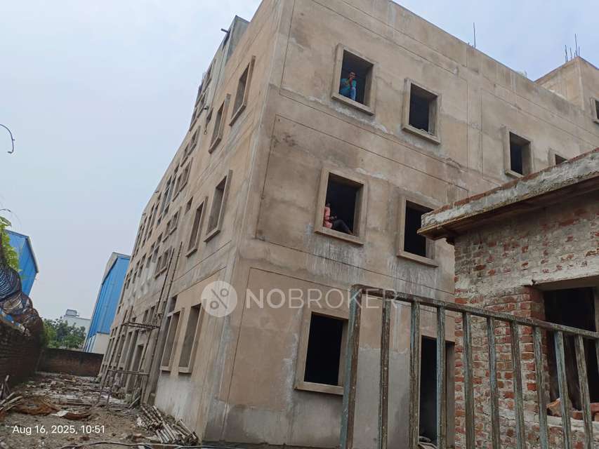 Industrial Building in Surajpur Site V, Greater Noida for Rent 