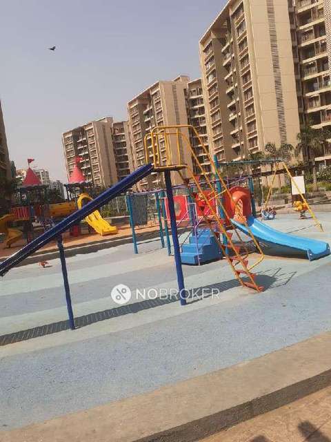 2 BHK Flat In Pride World City Long Island For Sale  In Charholi Budruk