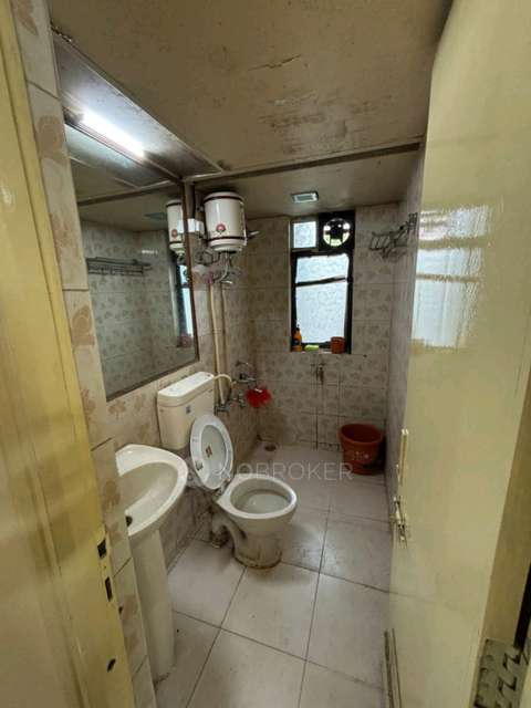 2 BHK Flat In Trinity Court for Rent In Trinity Court