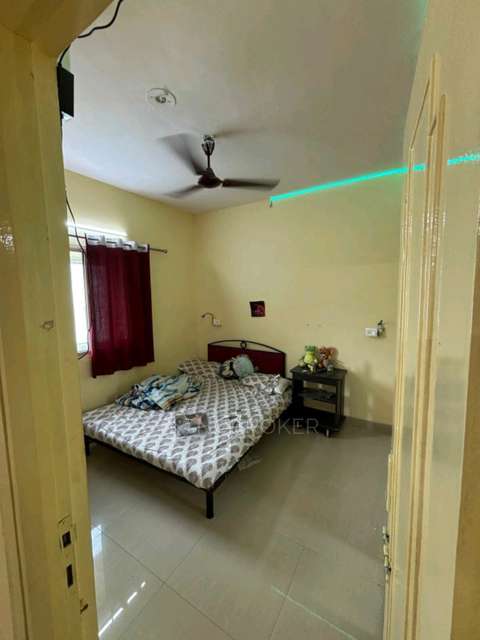 2 BHK Flat In Trinity Court for Rent In Trinity Court