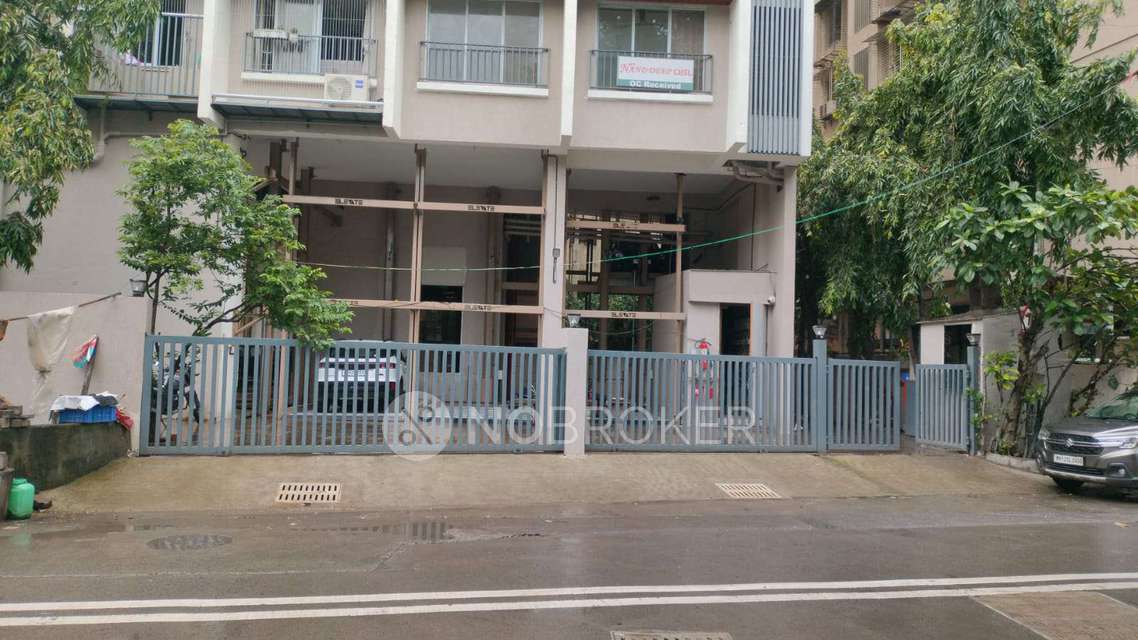 2 BHK Flat In Nandadeep For Sale  In Vile Parle East