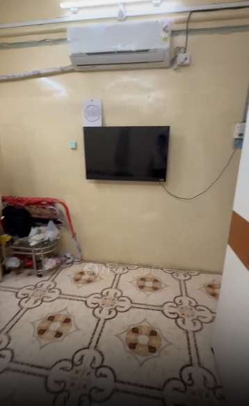 1 BHK Flat In Bmc Chawl For Sale  In Fort