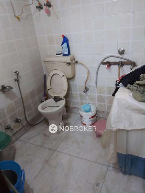 2 BHK Flat In Standalone Building  For Sale  In Krishna Nagar