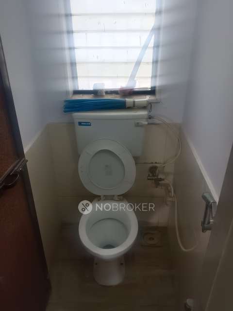 1 BHK Flat In Shree Shrina Chsl For Sale  In Dahisar East