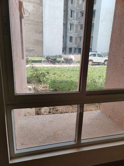 2 BHK Flat For Sale  In Ramprastha City The Edge Towers