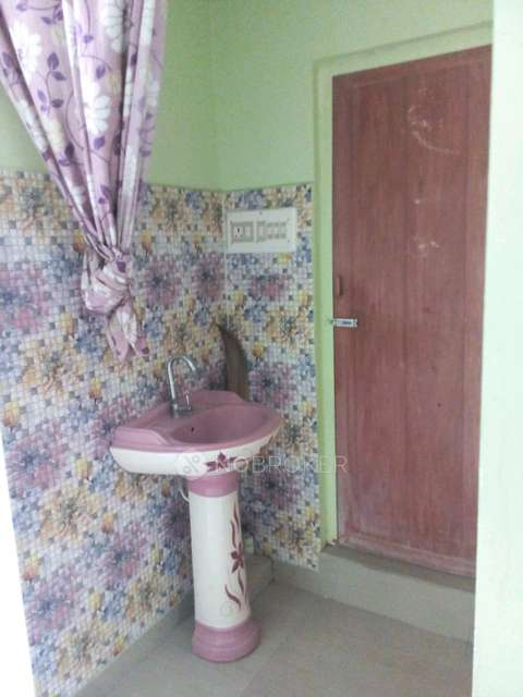 2 BHK Flat In Uma&#39;s Shagana Apartment For Sale  In Tiny Tots Nursery & Primary School