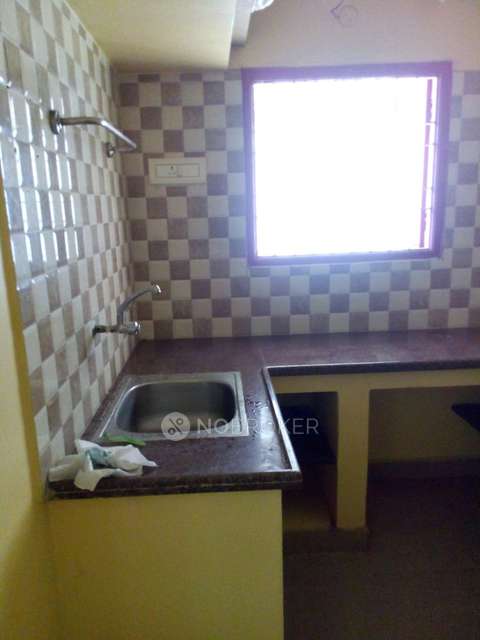 2 BHK Flat In Uma&#39;s Shagana Apartment For Sale  In Tiny Tots Nursery & Primary School