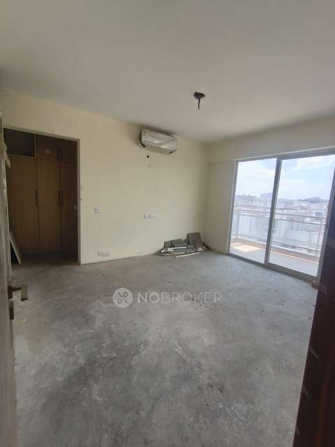 3 BHK Flat In Godrej Golf Links For Sale  In Sector 27