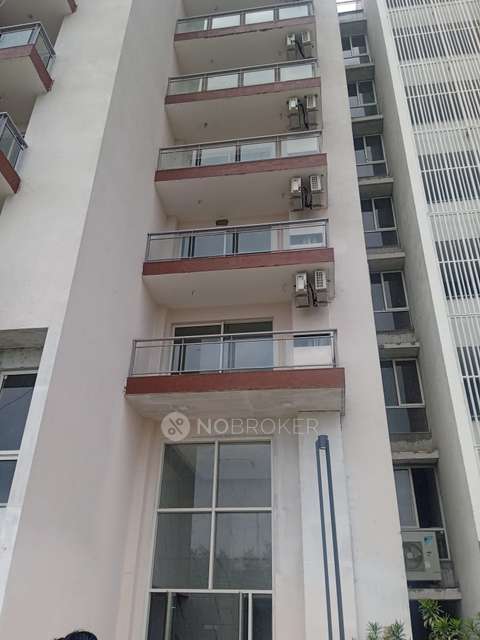 3 BHK Flat In Godrej Golf Links For Sale  In Sector 27