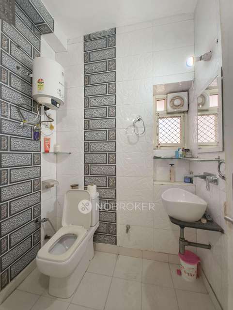 3 BHK Flat In Vaishali Apartment, Vikaspuri For Sale  In Vikaspuri Rd