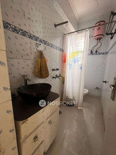 3 BHK Flat In Vaishali Apartment, Vikaspuri For Sale  In Vikaspuri Rd