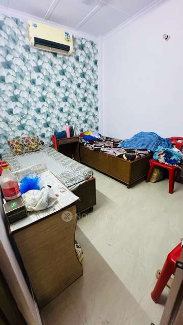 PG for Girls in Lehna Singh Market Rd