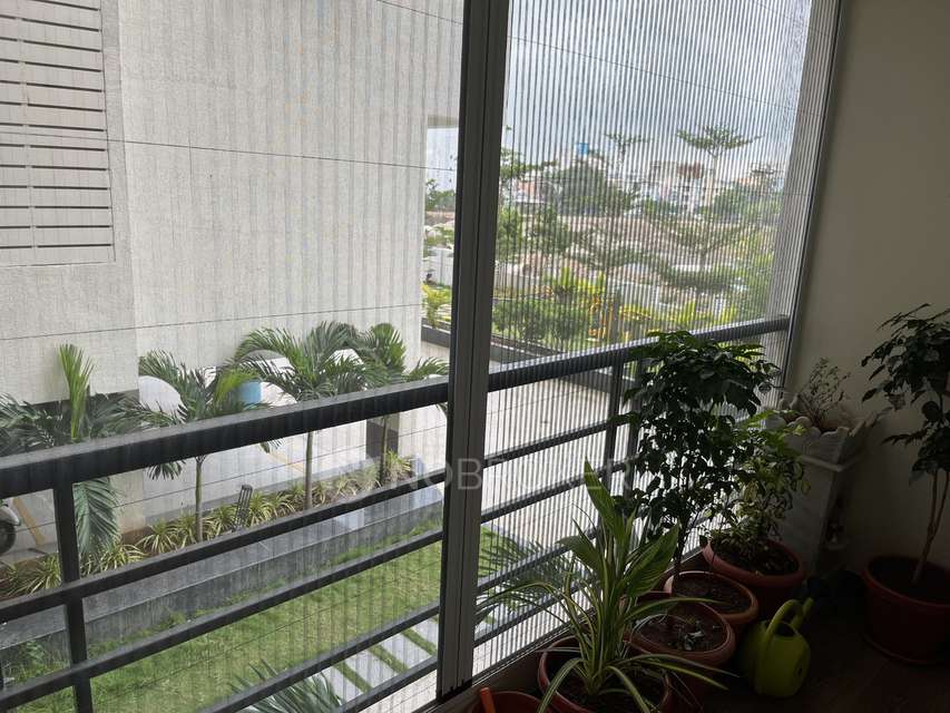 3 BHK Flat In Hpr Lake Front  For Sale  In Hafeezpet