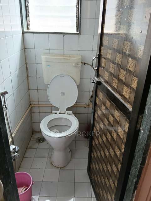 1 RK Flat For Sale  In Kandivali West