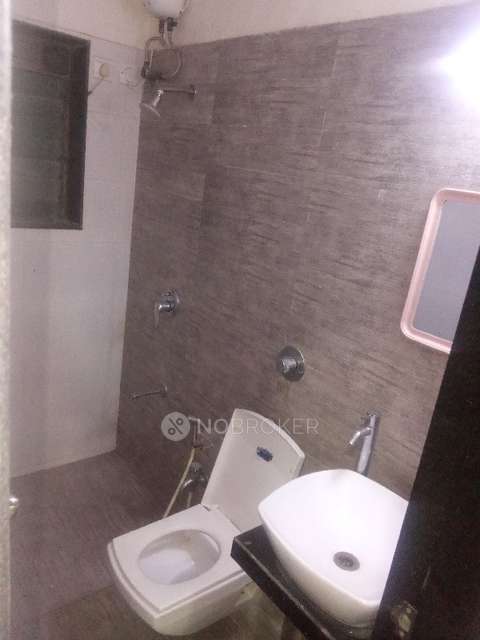 2 BHK Flat For Sale  In Goregaon East