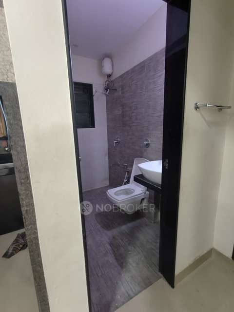 2 BHK Flat For Sale  In Goregaon East