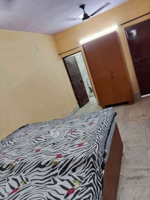 1 RK Flat In Standalone Building	 for Rent  In West Patel Nagar