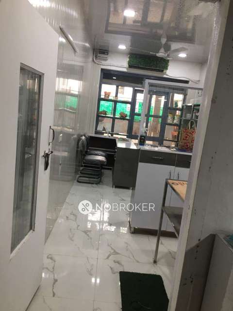 Shop in Saket, Delhi for sale 