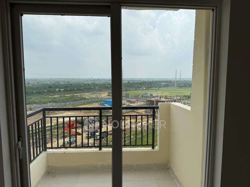 2 BHK Flat In Oasis Grandstand For Sale  In Yamuna Expressway