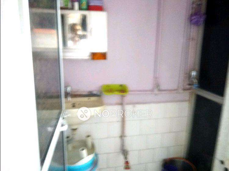 1 RK Flat In Zeeshan Apartment For Sale  In Kurla West