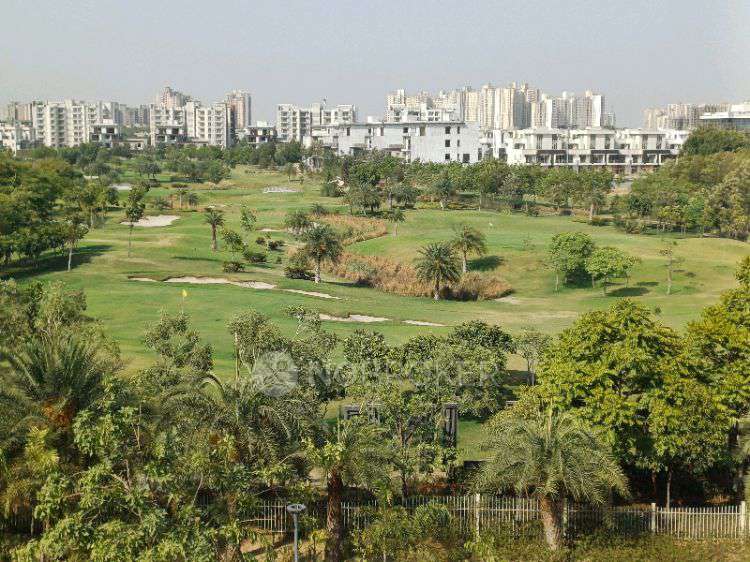4+ BHK Flat In Godrej Golf Links For Sale  In Sector 27