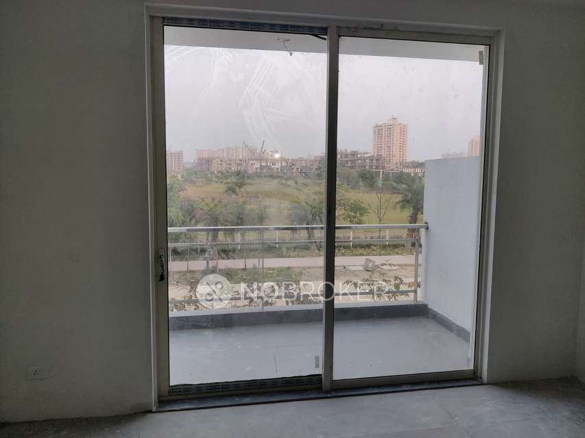 4+ BHK Flat In Godrej Golf Links For Sale  In Sector 27
