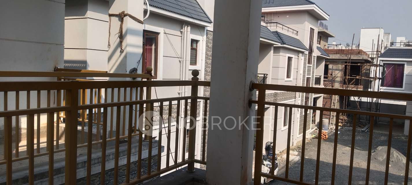 2 BHK Flat For Sale  In Pallikaranai