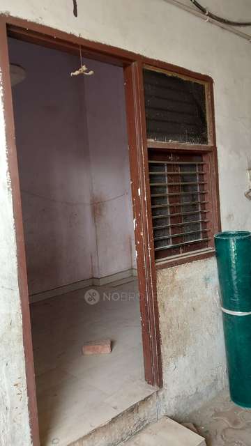 1 BHK Flat In Standalone Building  for Rent  In  Tikri Kalan