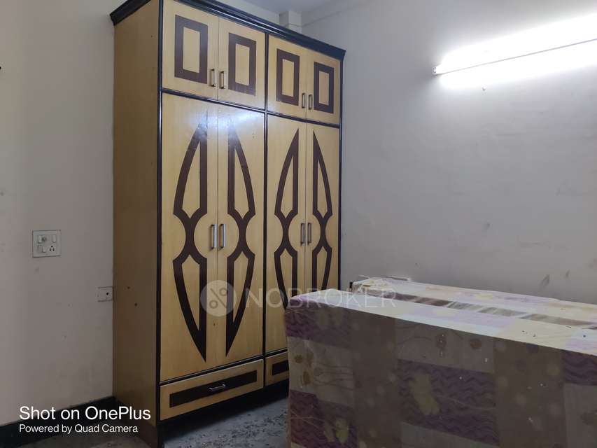 2 BHK Flat In Dda Mig Flats Rohini, Rohini Sector 7 for Rent  In Rohini Sector 7