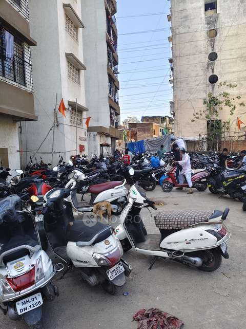 1 BHK Flat In Falguni Building  For Sale  In Antop Hill