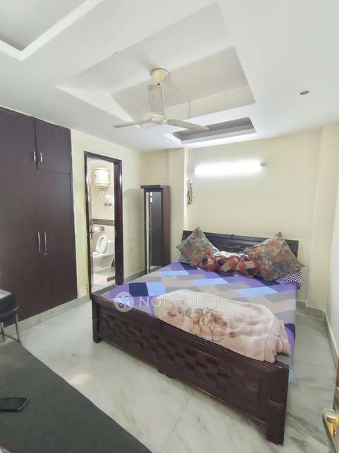 3 BHK Flat In Standalone Building   For Sale  In Shadipur 