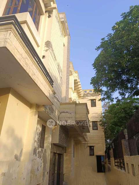 4+ BHK House For Sale  In Sector 72