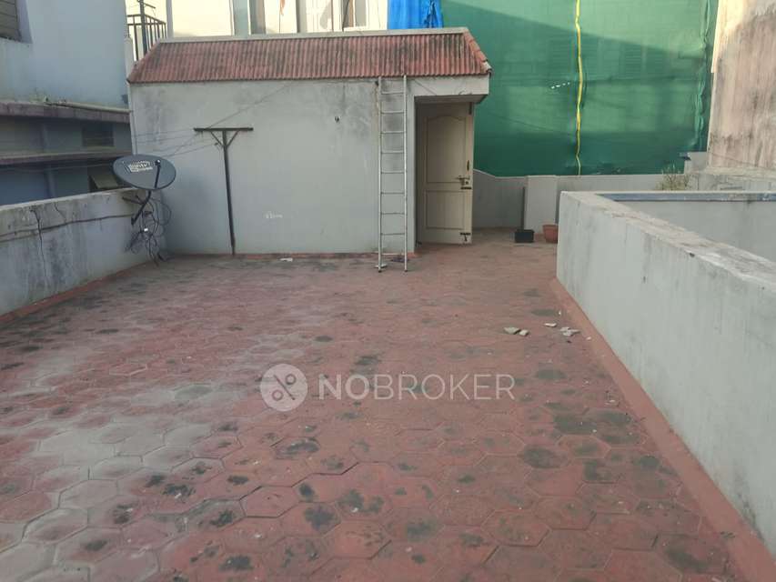 4+ BHK Flat For Sale  In Cottonpete