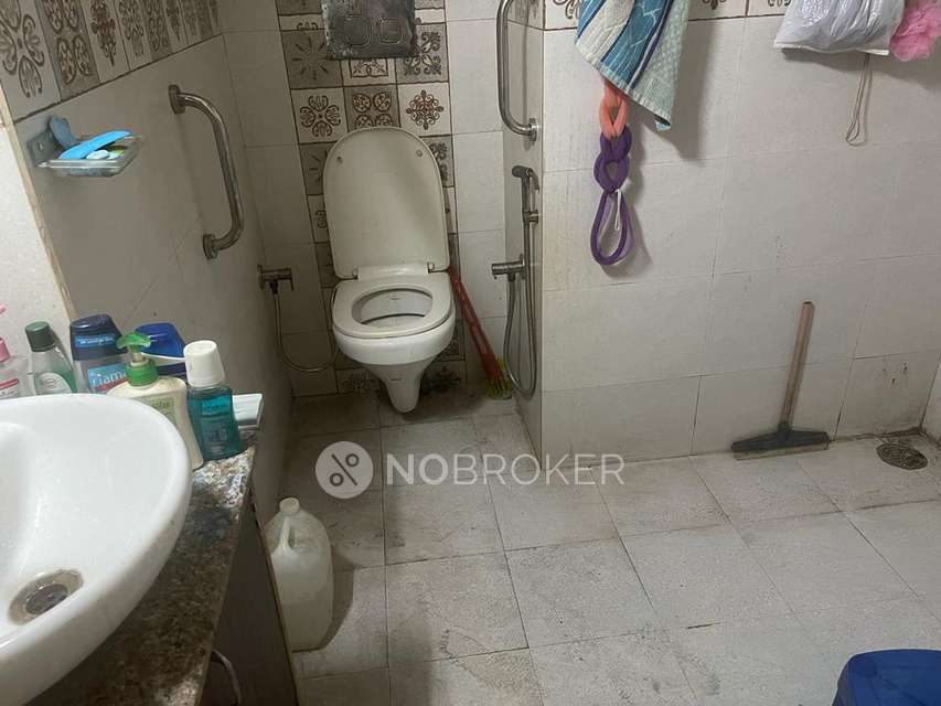 2 BHK Flat In Gg2 For Sale  In Vikaspuri