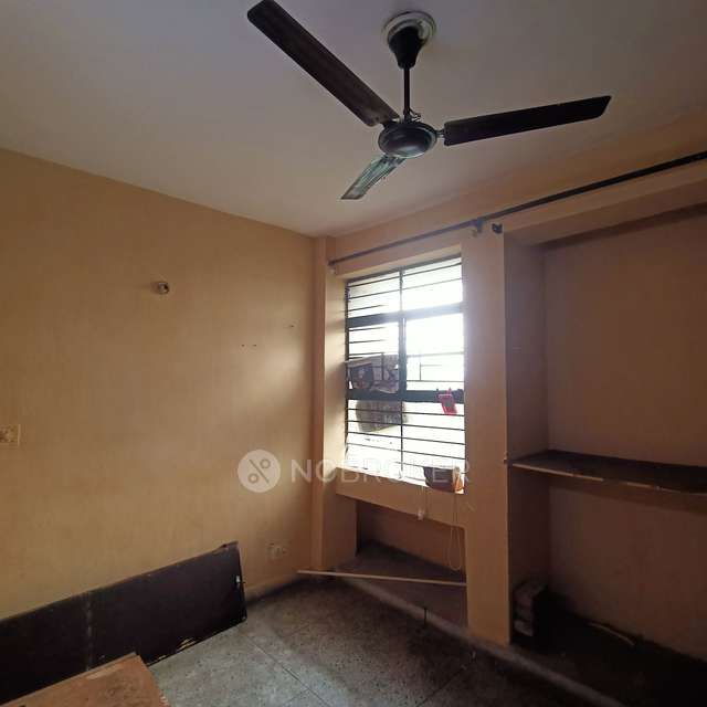 1 BHK Flat In Sanskriti Apartment For Sale  In Rohini