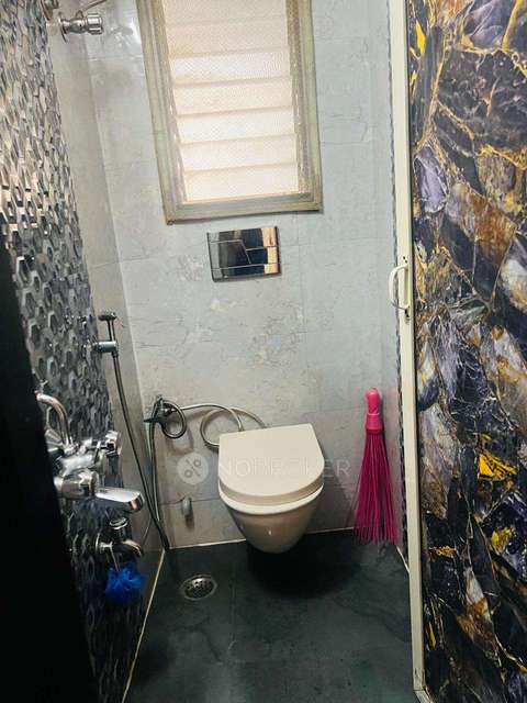 1 BHK Flat In Siddhivinayak Niwara For Sale  In Lower Parel