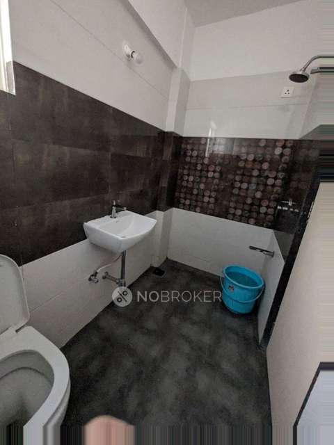 2 BHK Flat In Ram Green Hive, Fursungi for Rent  In Green Hive Plus A1-building