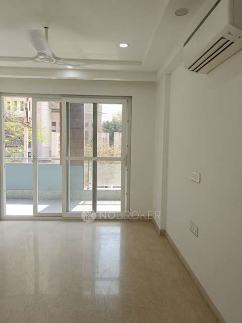 3 BHK Flat In Peach Tree Complex For Sale  In Sector 43